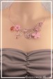 collier-dory-couleur-rose-et-argent-porte