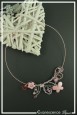 collier-dory-couleur-rose-et-argent-fond-noir