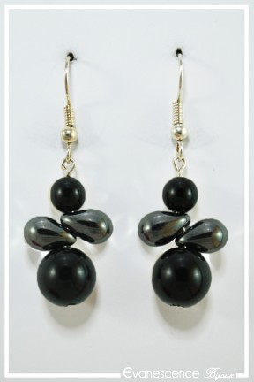 boucles-d-oreilles-sur-clous-pandi-couleur-noir