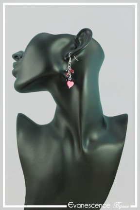 boucles-d-oreilles-chaine-iloa-couleur-noir-et-rouge-portees