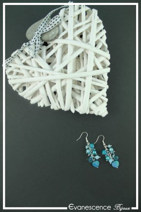 boucles-d-oreilles-chaine-iloa-couleur-turquoise-sur-fond-noir